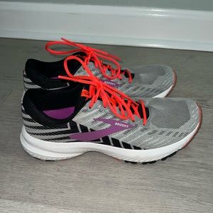 Brooks sneakers